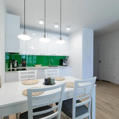 Pinea By Major Domus Club